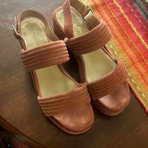 Seychelles Heeled Sandal